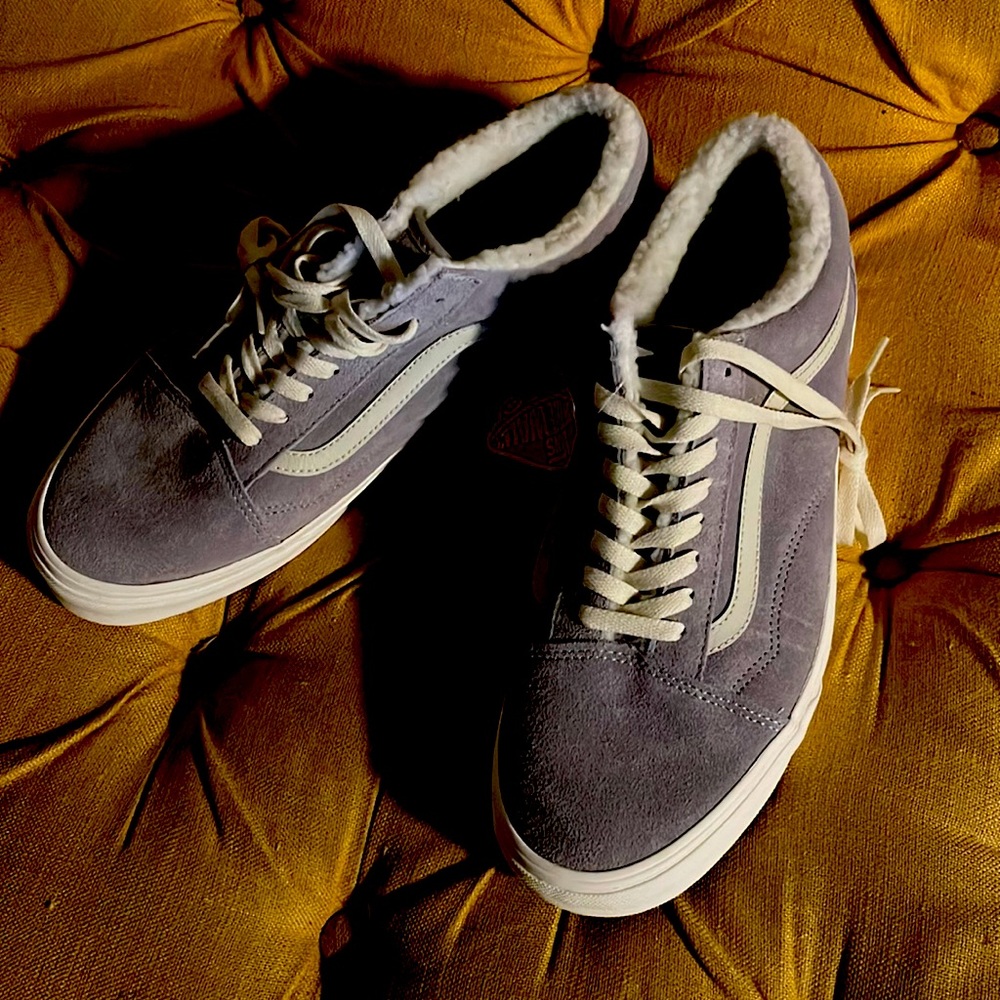 Men’s suede Vans classic fur lined sneakers